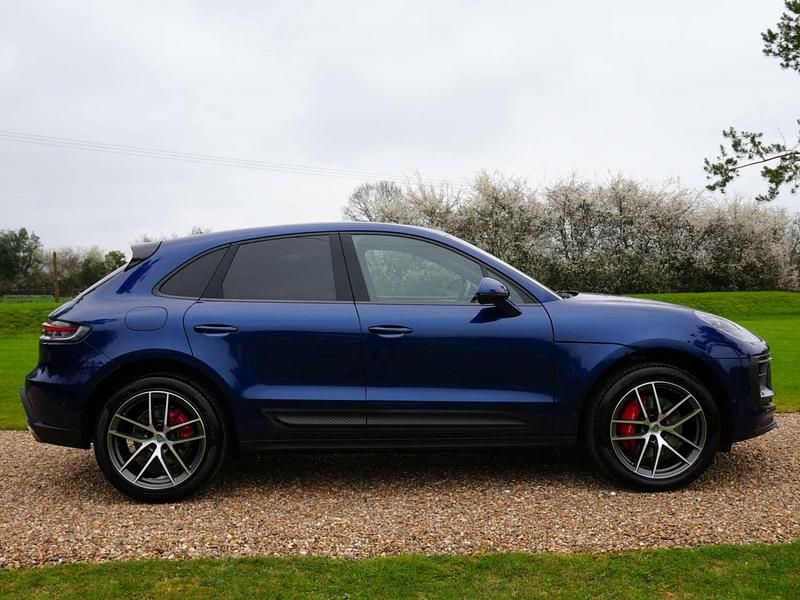 Used Porsche Macan 380 HP (279 kW) 2022 Blue SUV