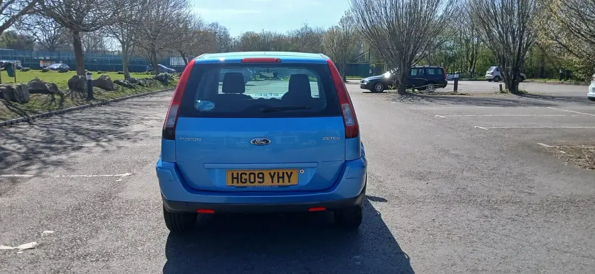 Used Ford Fusion Zetec 2009 Blue Hatchback
