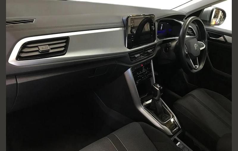 Used VW T-Roc Life 150 HP (110 kW) 2023 Silver SUV