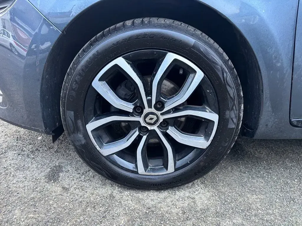 Used Renault Clio Play 75 HP (55 kW) 2018 Grey Hatchback