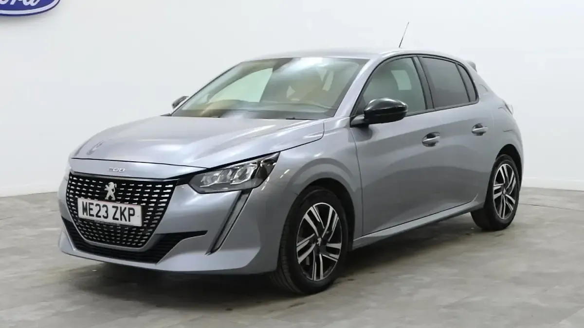Used Peugeot 208 Allure+ 100 HP (73 kW) 2023 Grey Hatchback