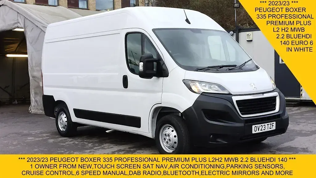 Gebraucht Peugeot Boxer Premium 140 PS (102 kW) 2023 Weiß Van