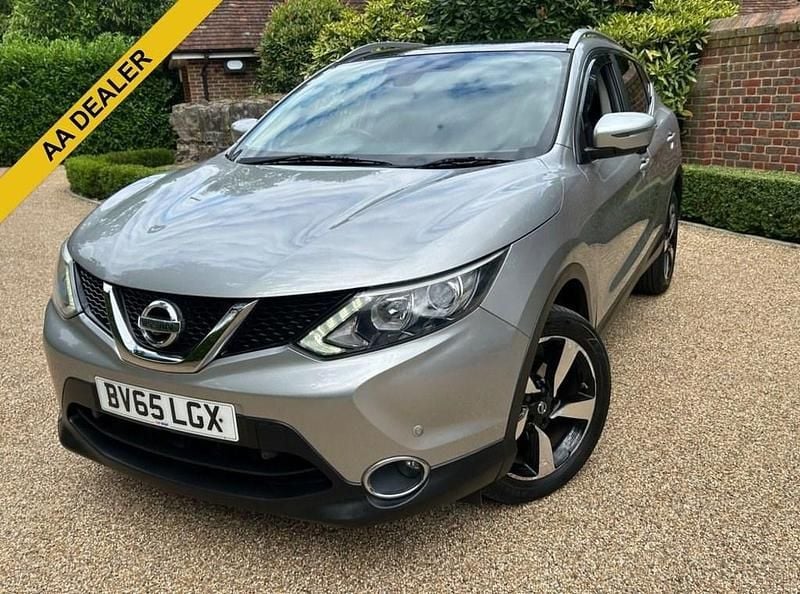 Silver Used 2015 Nissan Qashqai N-TEC SUV | £8,076 (Fair price) - Image 1/4