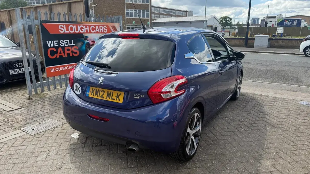 Usado Peugeot 208 115 HP (84 kW) 2012 Azul Citadino