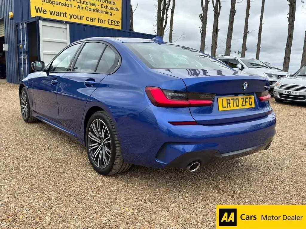Begagnad BMW 330e M Sport 292 HK (214 kW) 2020 Blå Sedan
