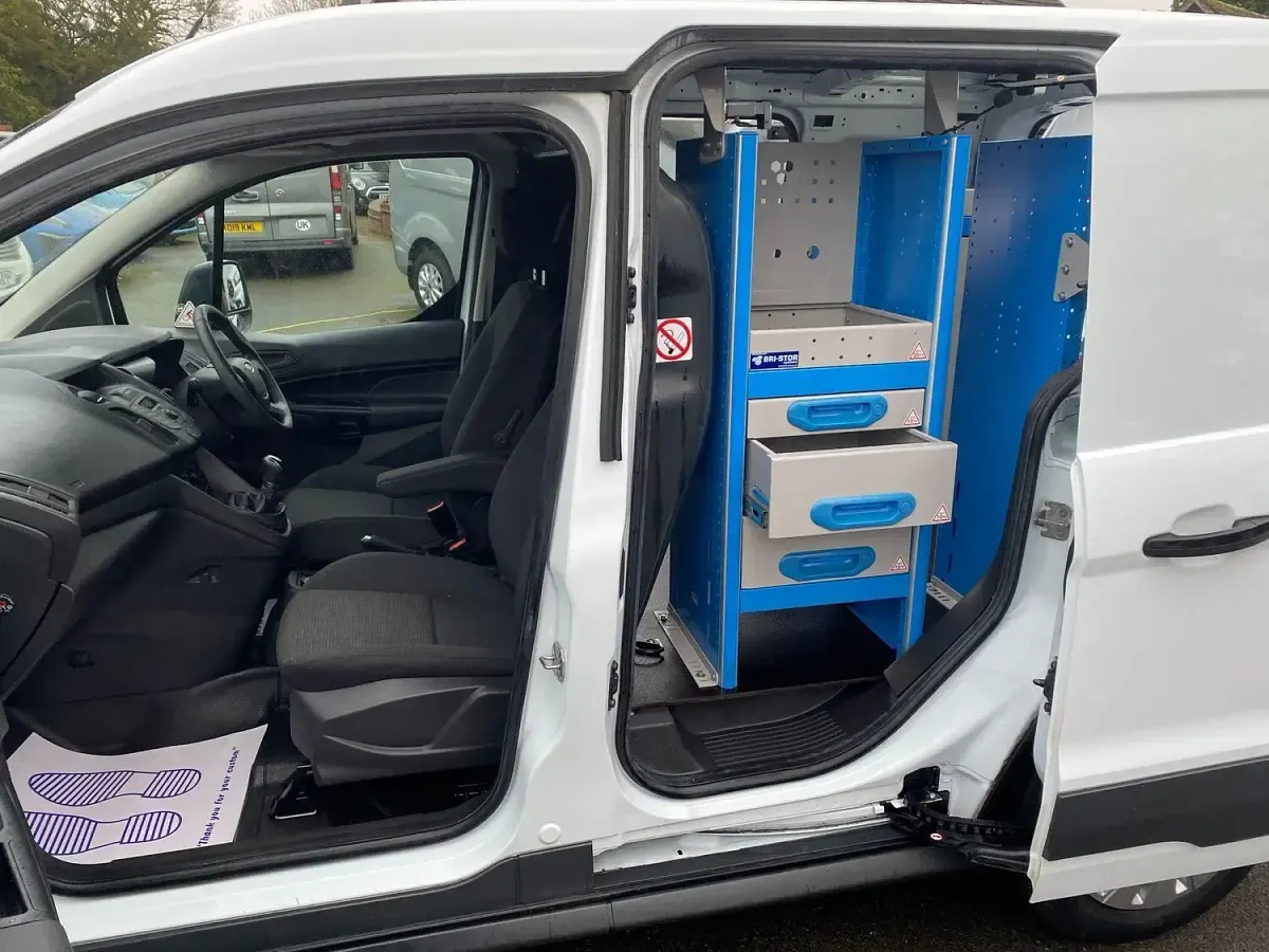 Used Ford Transit Connect 75 HP (55 kW) 2017 White MPV