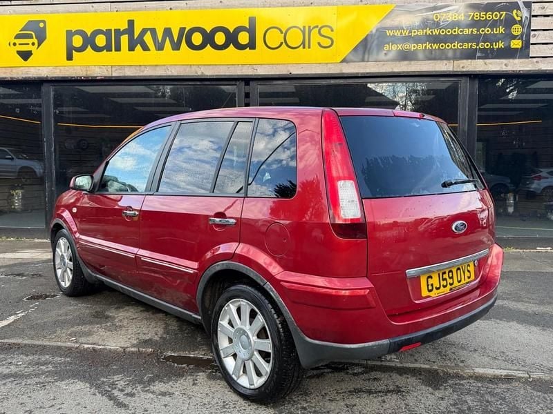 Used Ford Fusion Titanium 99 HP (72 kW) 2009 Red Hatchback