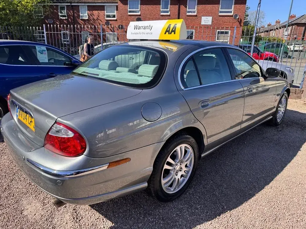 Used Jaguar S-Type SE 201 HP (147 kW) 2004 Grey Sedan