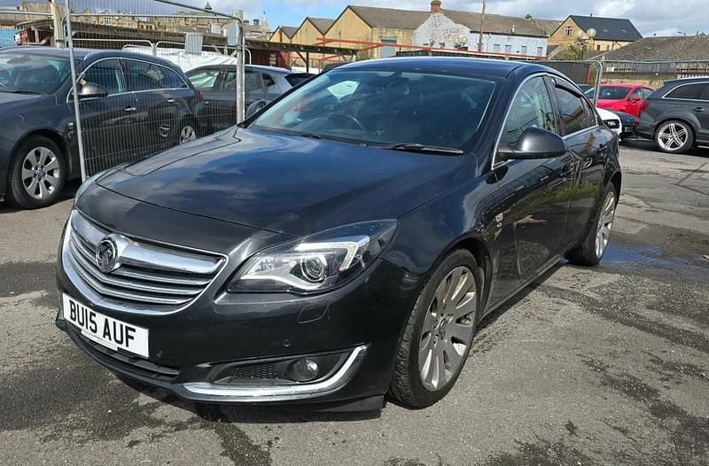 Second-hand Vauxhall Insignia Elite 163 CP (119 kW) 2015 Negru Hatchback