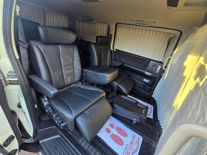 Used Nissan Elgrand 2025 White MPV