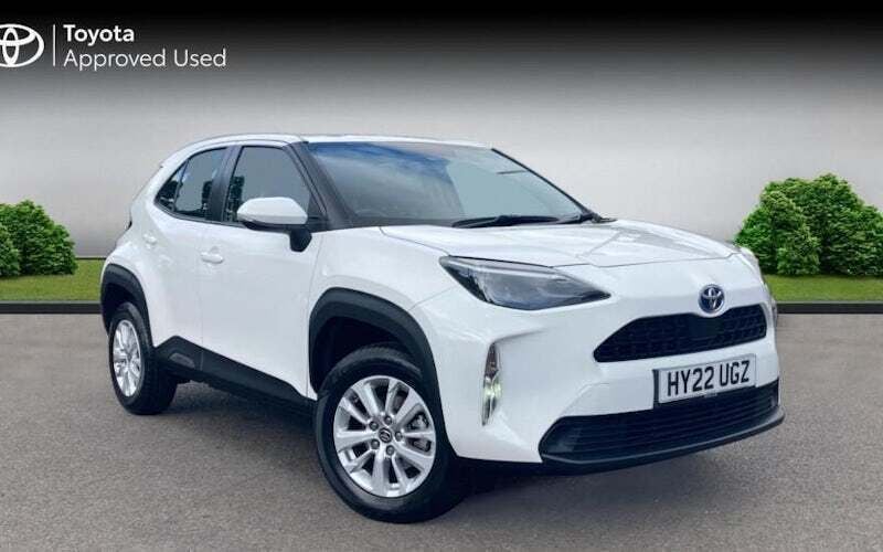 Used 2025 Toyota Yaris Hybrid Estate | £18,028 (Super price) - Image 1/4