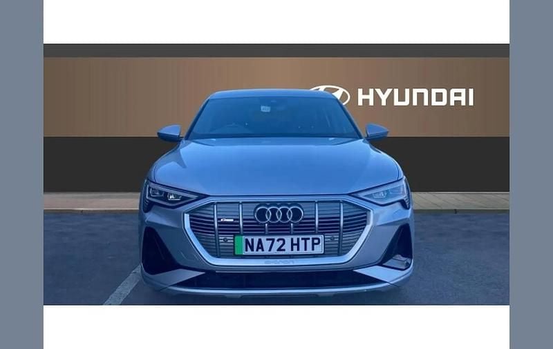 Usado Audi e-tron Sportback S-Line 300 kW (408 HP) 2022 Prateado SUV