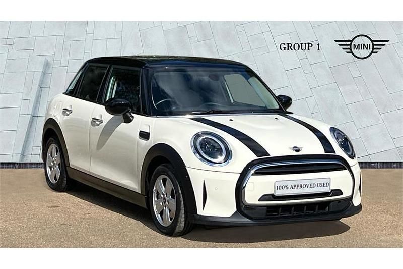 Begagnad Mini Cooper Classic 136 HK (100 kW) 2022 Vit Halvkombi