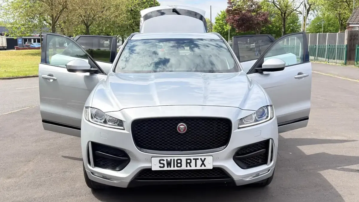 Second-hand Jaguar F-Pace R-Sport 180 CP (132 kW) 2018 Argintiu SUV