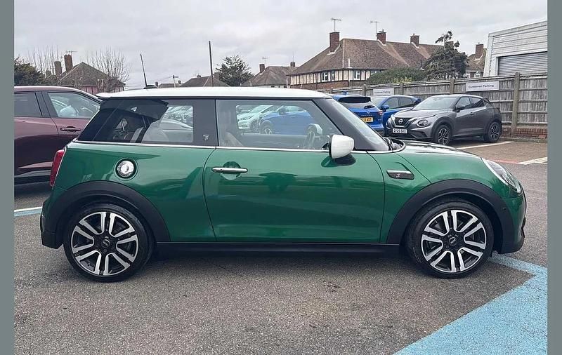 Used Mini Cooper S Exclusive 176 HP (129 kW) 2023 Green Hatchback