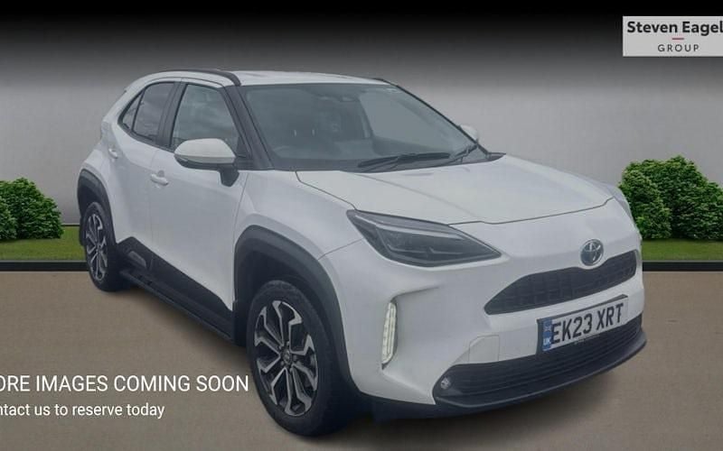 Used 2025 Toyota Yaris Hybrid Design Estate | £21,280 (Good price) - Image 1/4