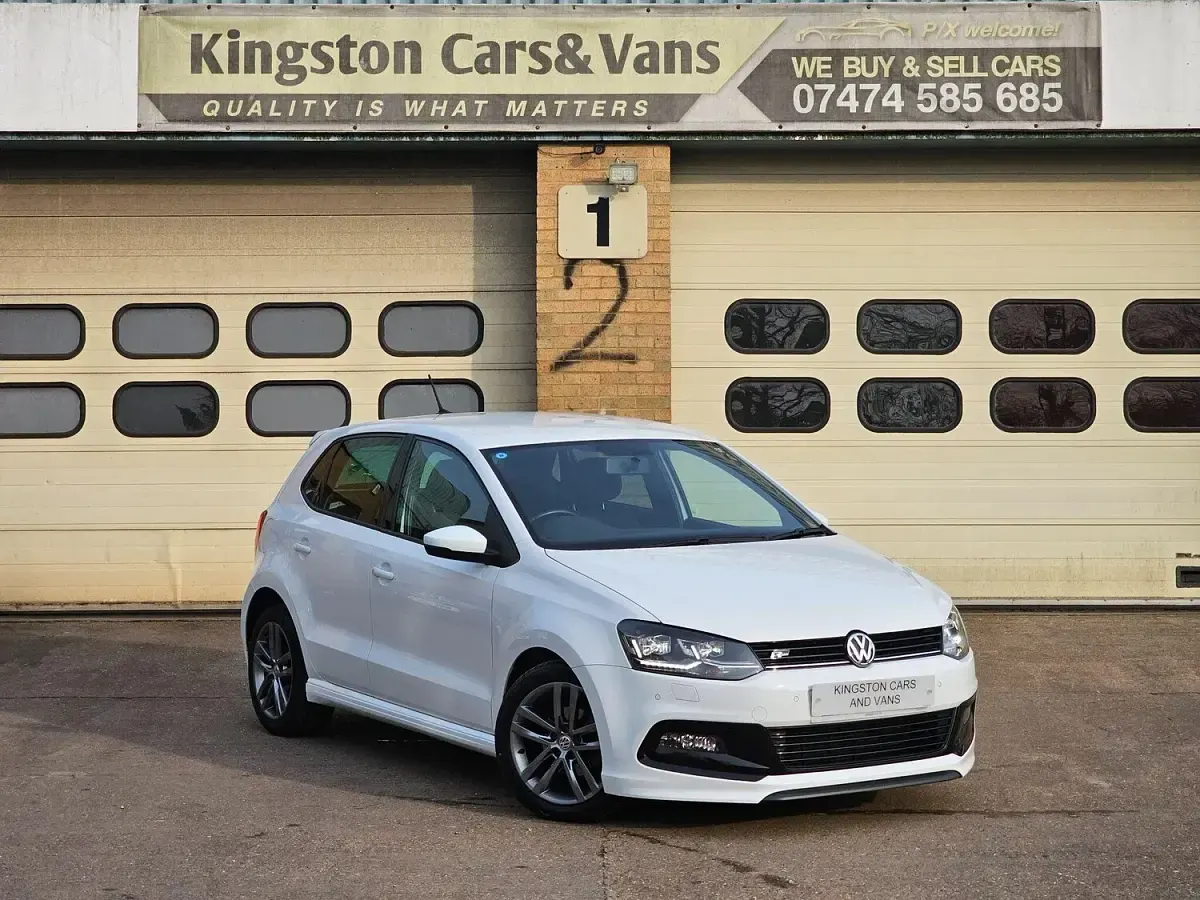 Used VW Polo R-line 90 HP (66 kW) 2017 White Hatchback