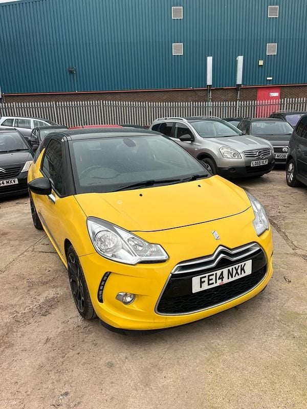 Used Citroën DS3 2014 Yellow Hatchback