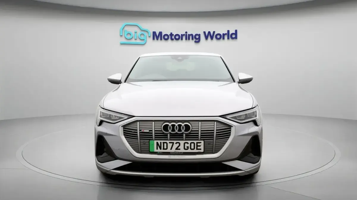 Usado Audi e-tron Sportback S-Line 230 kW (313 HP) 2022 Prateado SUV