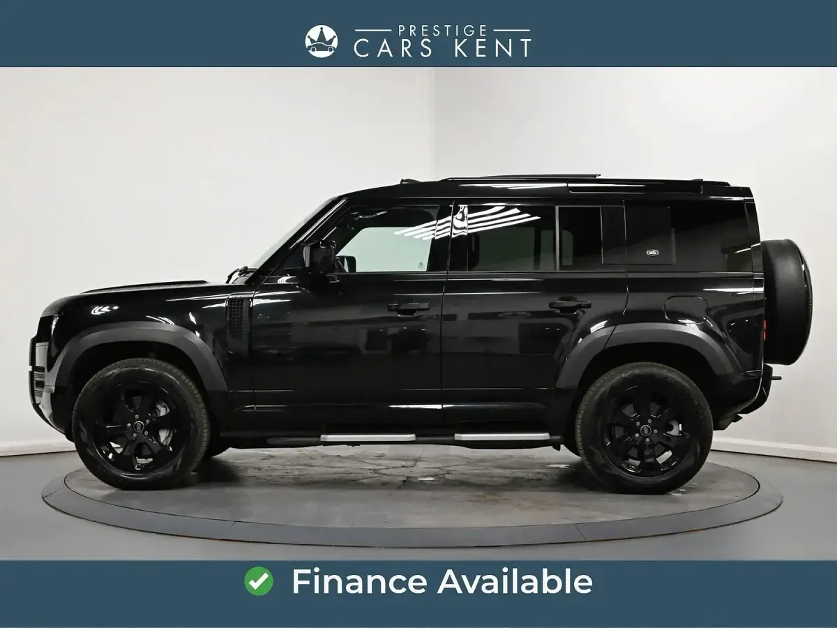 Used Land Rover Defender Dynamic 398 HP (292 kW) 2022 Black SUV