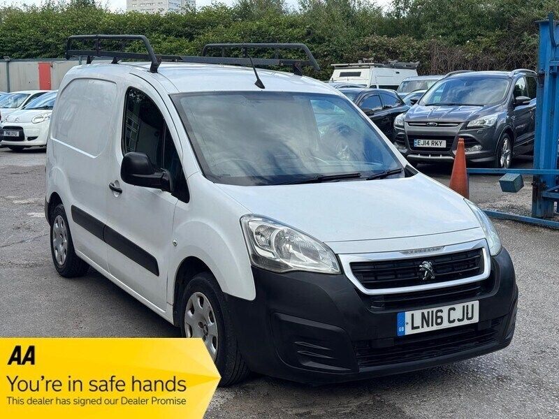 White Used 2016 Peugeot Partner MPV | £2,489 (Fair price) - Image 1/3