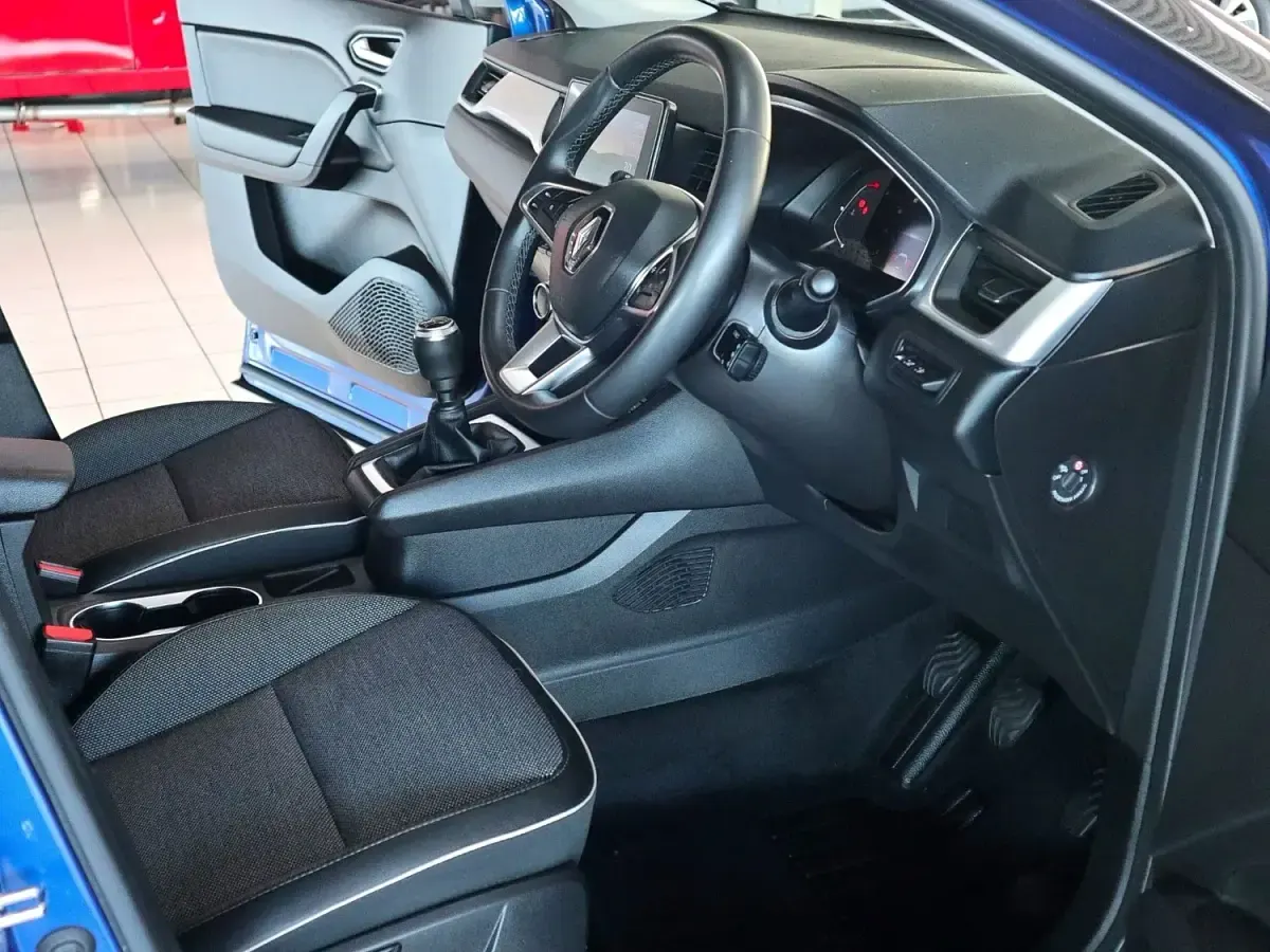 Używany Renault Captur Version S 140 KM (102 kW) 2021 Niebieski SUV