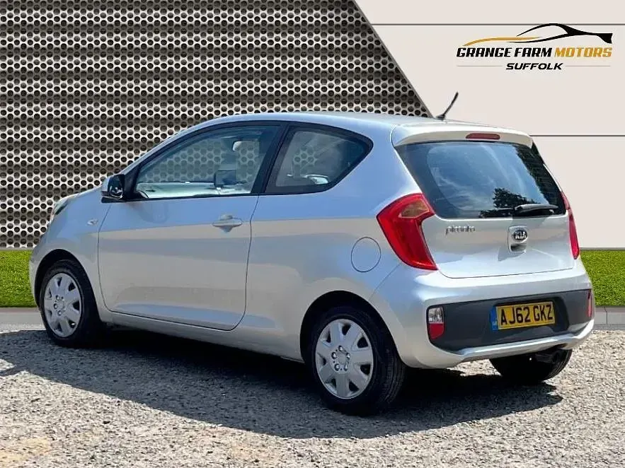 Used Kia Picanto 68 HP (50 kW) 2012 Silver Hatchback