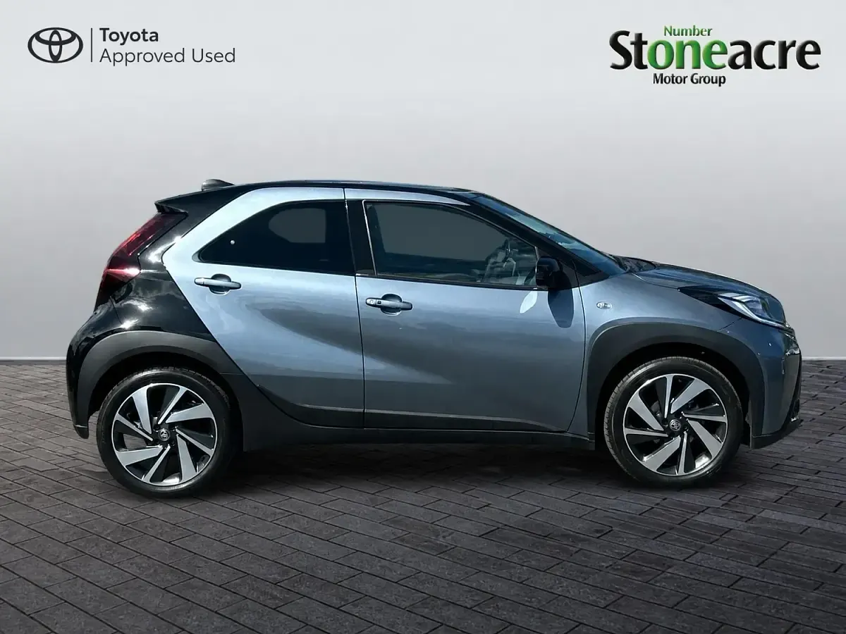 Used Toyota Aygo X 72 HP (52 kW) 2025 Grey SUV