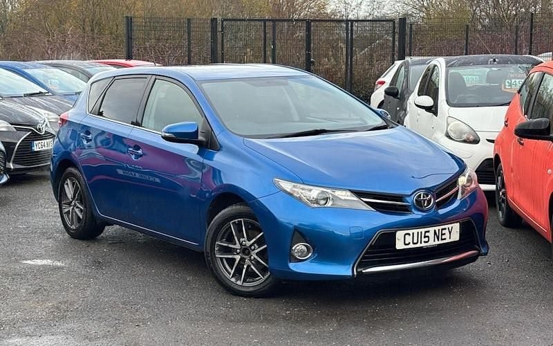 Used Toyota Auris 132 HP (97 kW) 2014 Hatchback