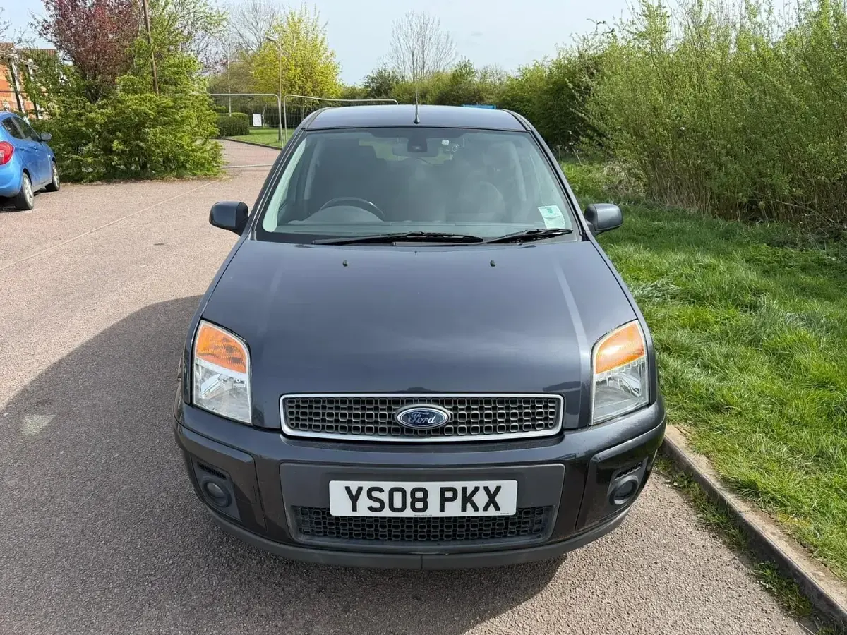 Used Ford Fusion 101 HP (74 kW) 2008 Grey Hatchback