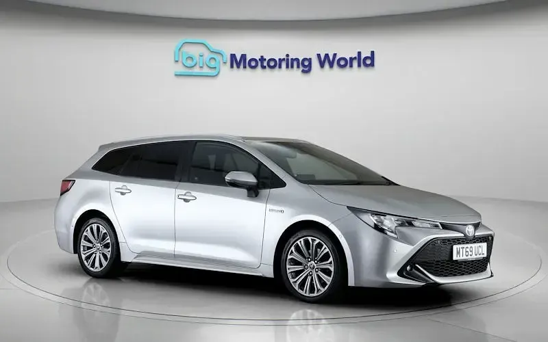 Second-hand Toyota Corolla Design 122 CP (89 kW) 2022 Break