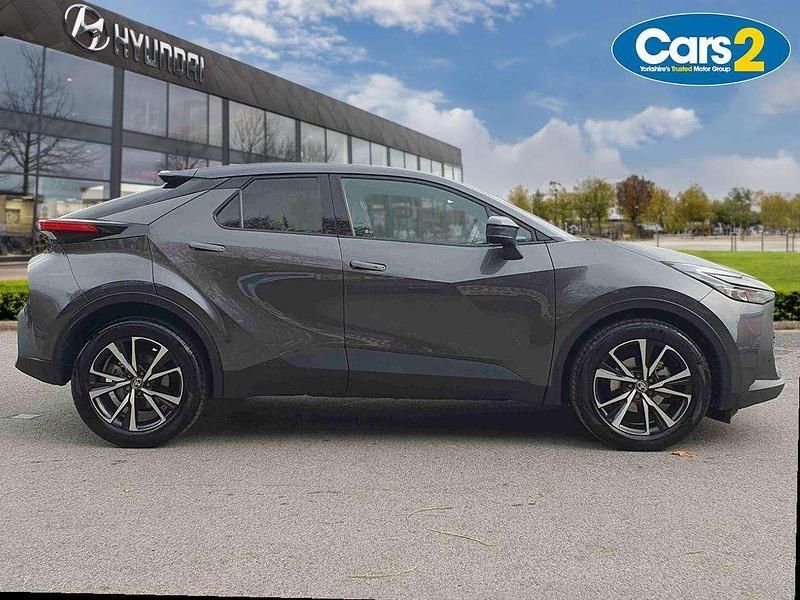 Used Toyota C-HR Design 140 HP (102 kW) 2024 Grey SUV