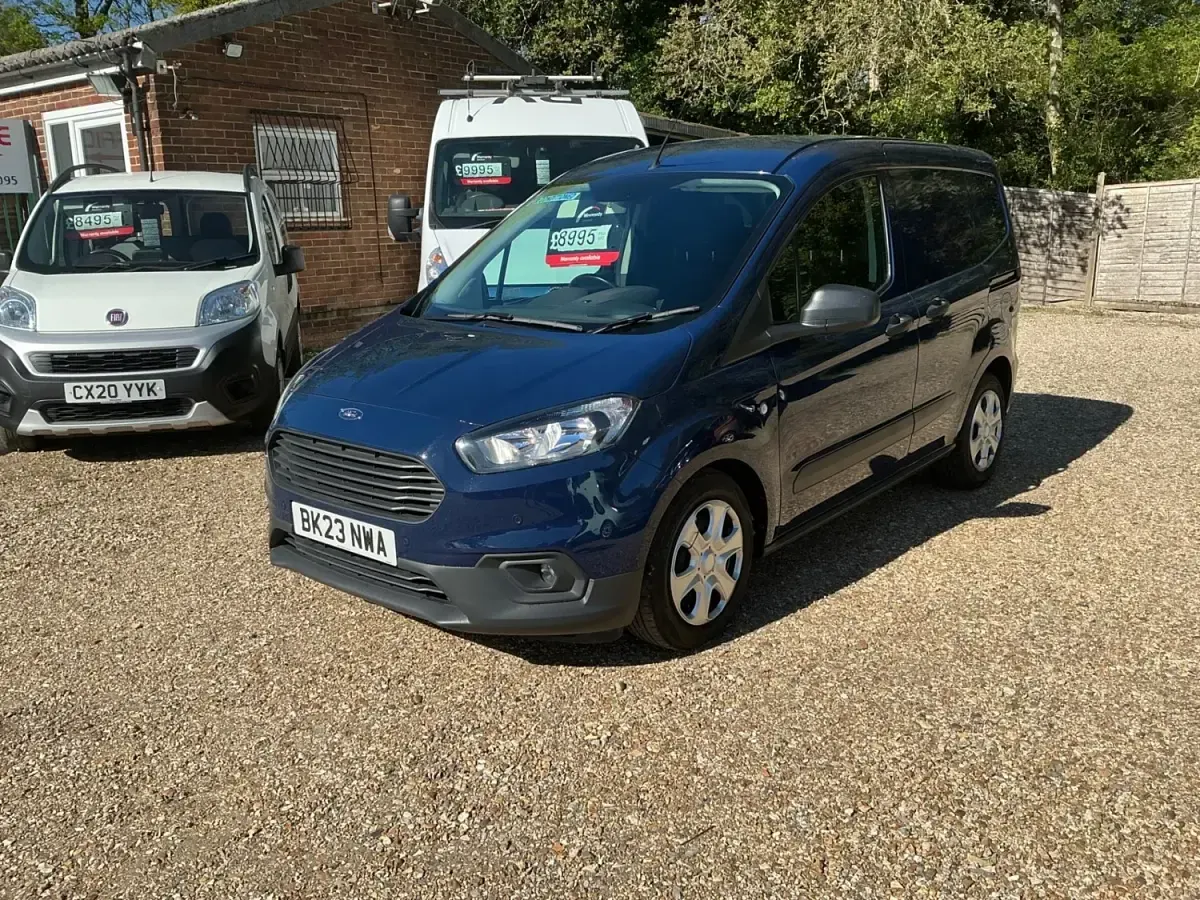 Begagnad Ford Transit Trend 2023 Blå Van