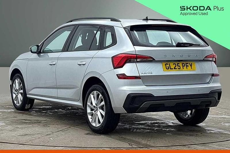 Usado Skoda Kamiq SE 85 CV (62 kW) 2025 Plateado SUV