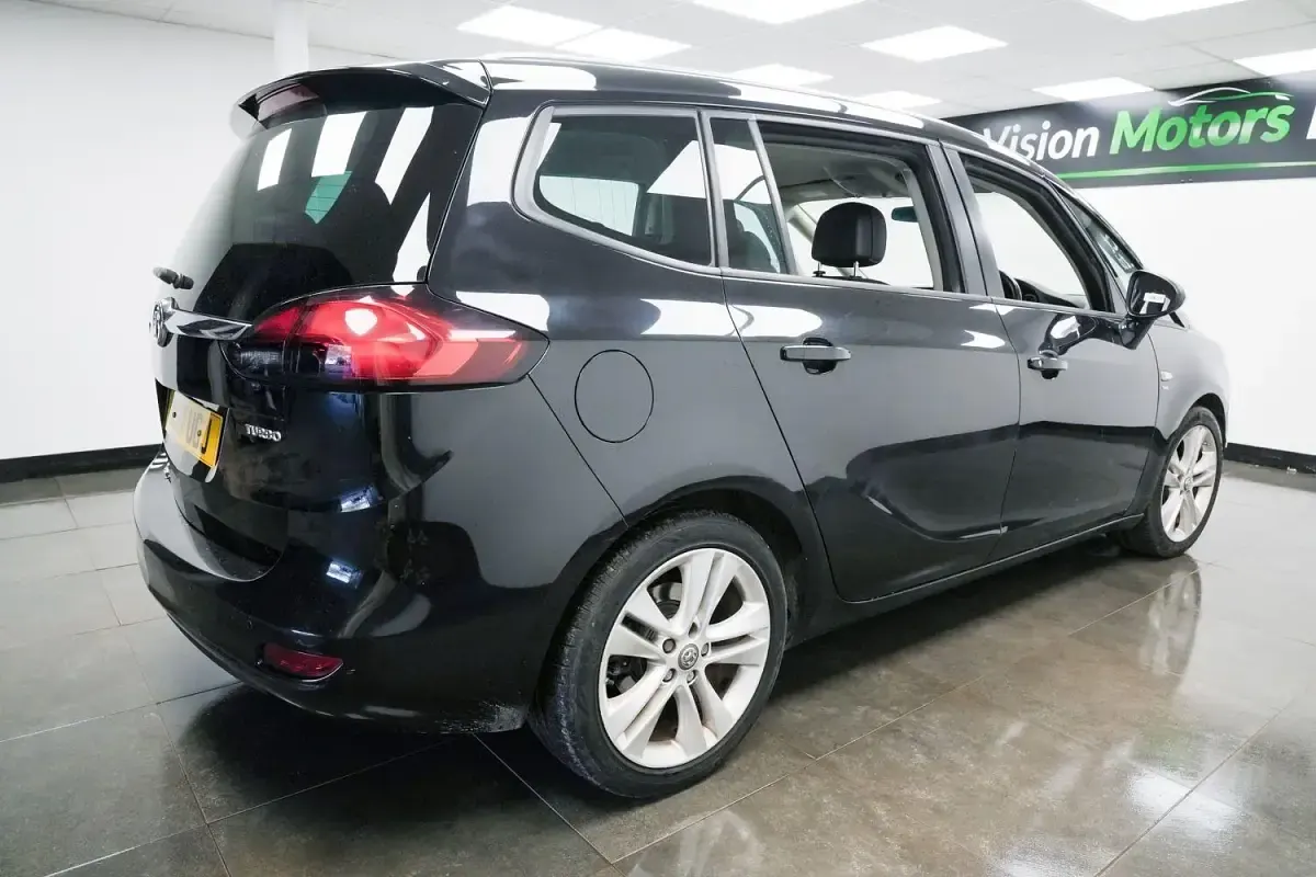 Second-hand Vauxhall Zafira SRi 140 CP (102 kW) 2017 Negru Monovolum