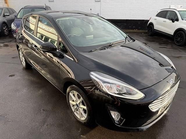 Used Ford Fiesta Zetec 100 HP (73 kW) 2018 Black Hatchback