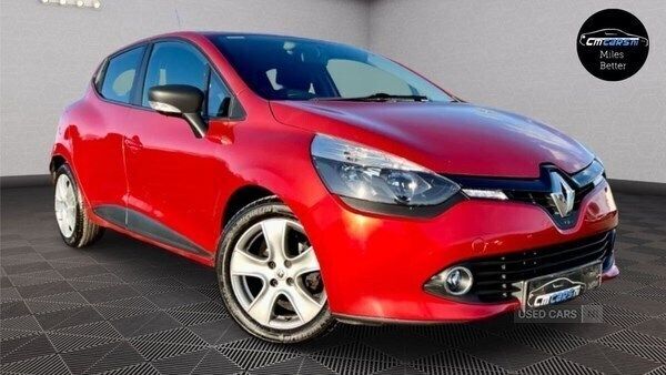 Red Used 2016 Renault Clio IV Play Hatchback | £4,750 (Fair price) - Image 1/4