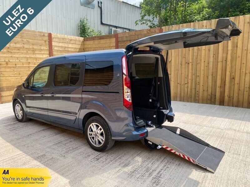 Blue Used 2019 Ford Grand Tourneo Connect MPV | £17,945 (A bit pricey) - Image 1/4