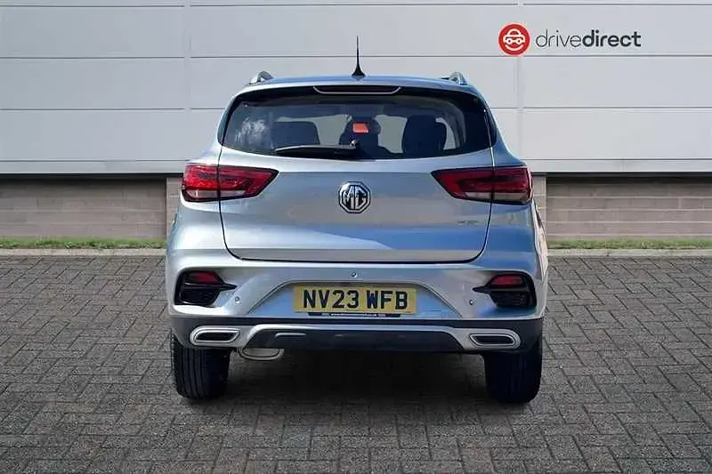 Usado MG ZS Excite 111 HP (81 kW) 2023 Prateado SUV