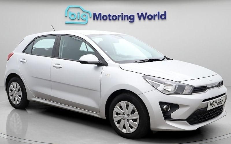Used Kia Rio 84 HP (61 kW) 2022 Silver Hatchback