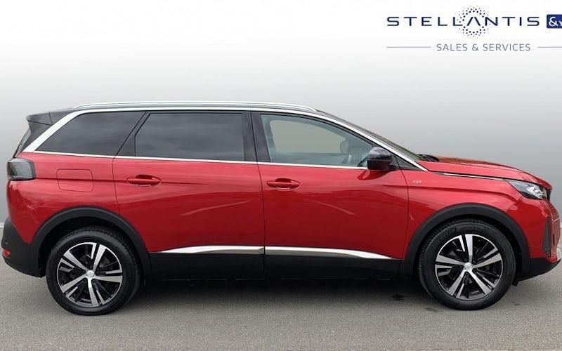 Used Peugeot 5008 GTi 181 HP (133 kW) 2022 Red SUV