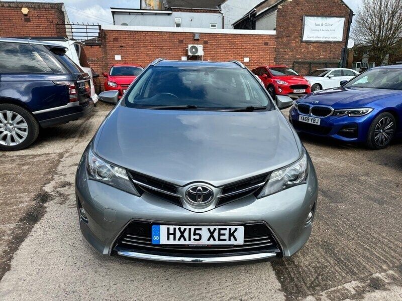 Grey Used 2015 Toyota Auris Estate | £7,240 (Fair price) - Image 1/4