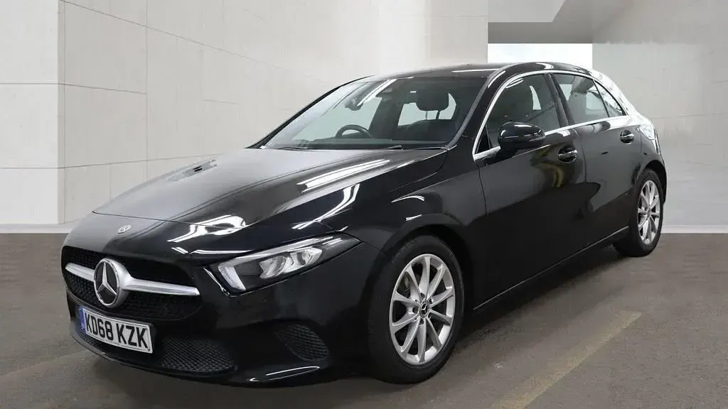 Used Mercedes A180 116 HP (85 kW) 2019 Black Hatchback