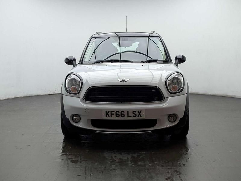 Used Mini Cooper Countryman 122 HP (89 kW) 2016 White SUV