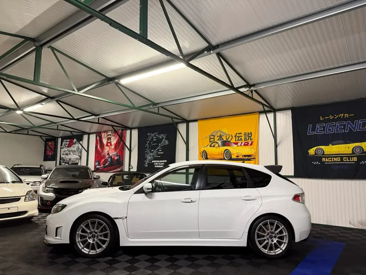 Used Subaru WRX STI 304 HP (223 kW) 2008 White Hatchback