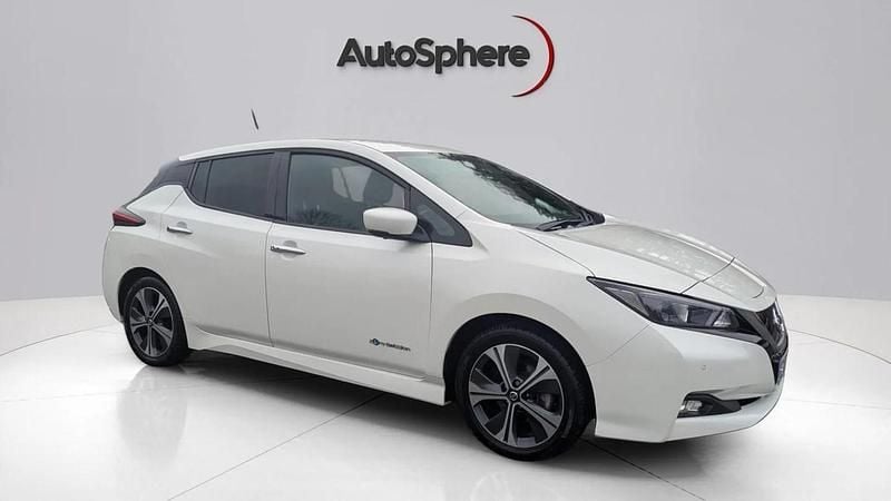 Used Nissan Leaf N-Connecta 110 kW (150 HP) 2018 White Hatchback