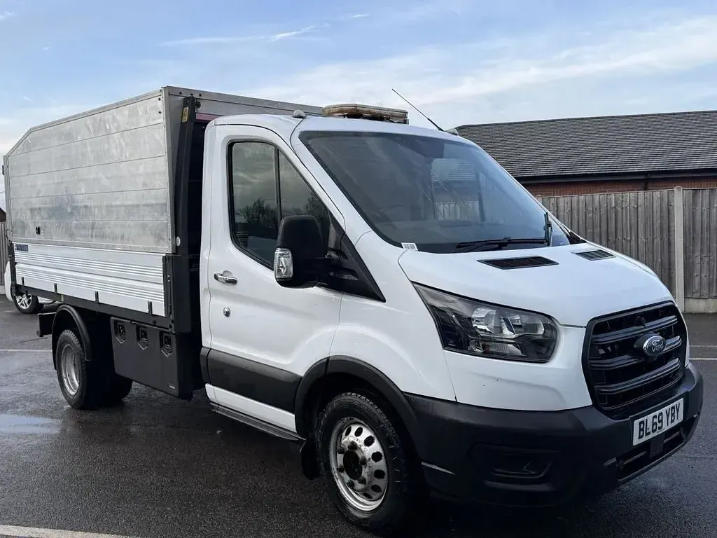 Usado Ford Transit S 130 HP (95 kW) 2020 Branco Cabrios