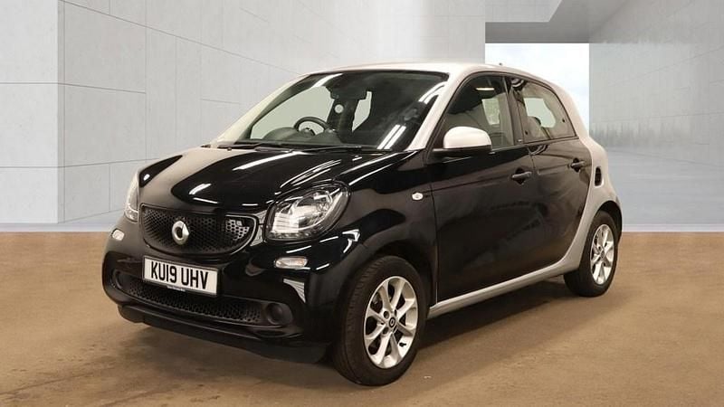 Used Smart ForFour Passion 90 HP (66 kW) 2019 Silver Hatchback