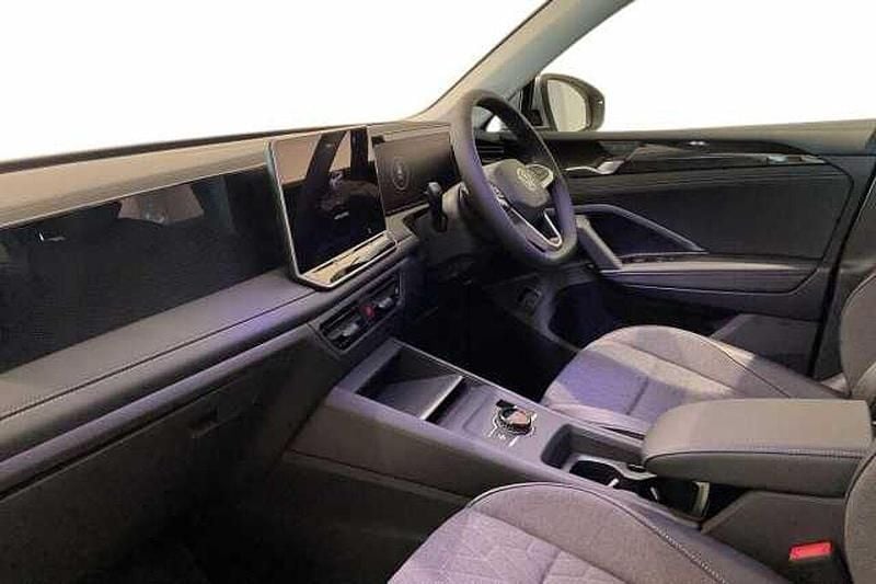 Usado VW Tiguan Match 204 HP (150 kW) 2025 Prateado SUV