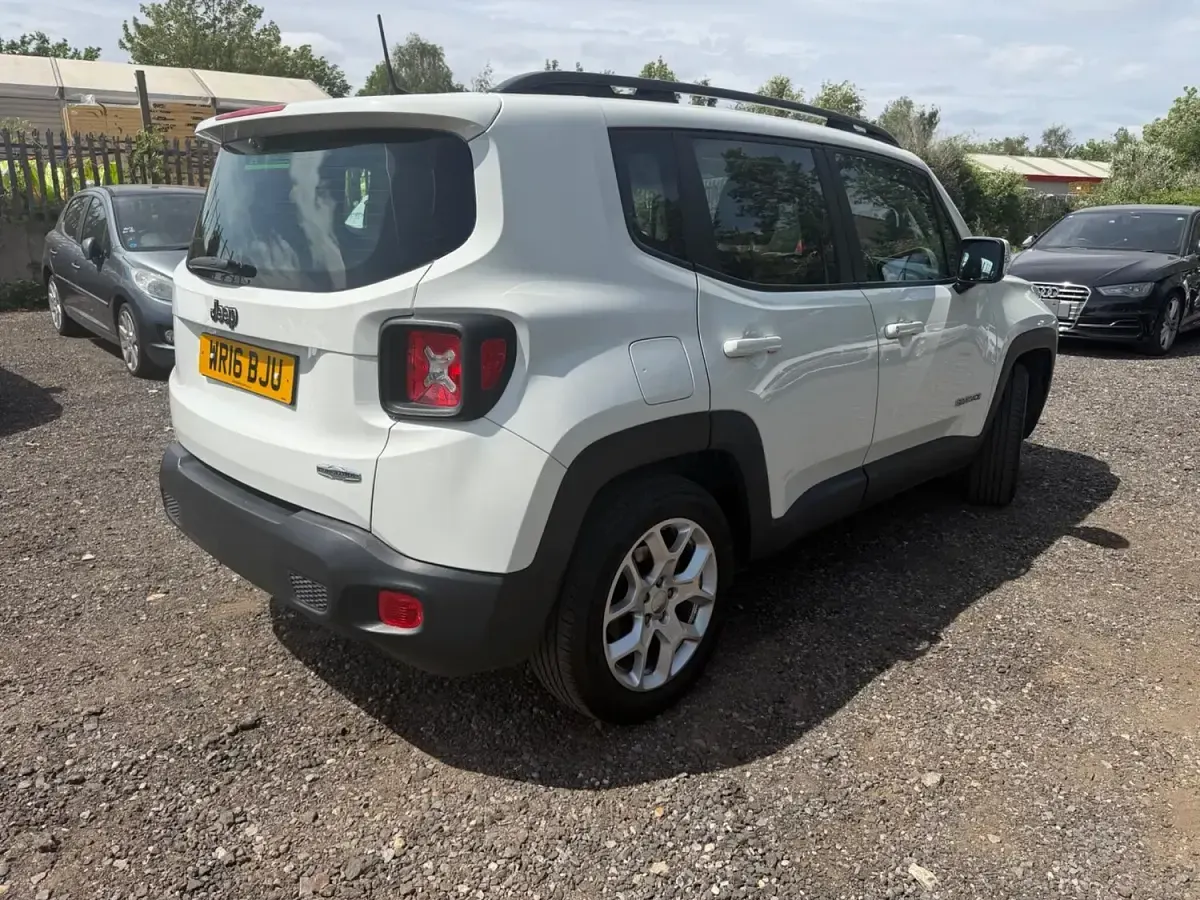 Used Jeep Renegade Longitude 140 HP (102 kW) 2016 White SUV